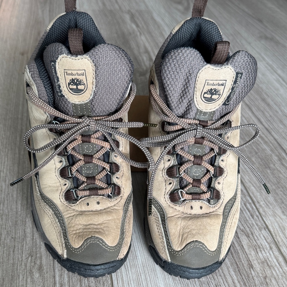 Timberland Tan Brown Outdoor Hiking Shoes in GREAT condition